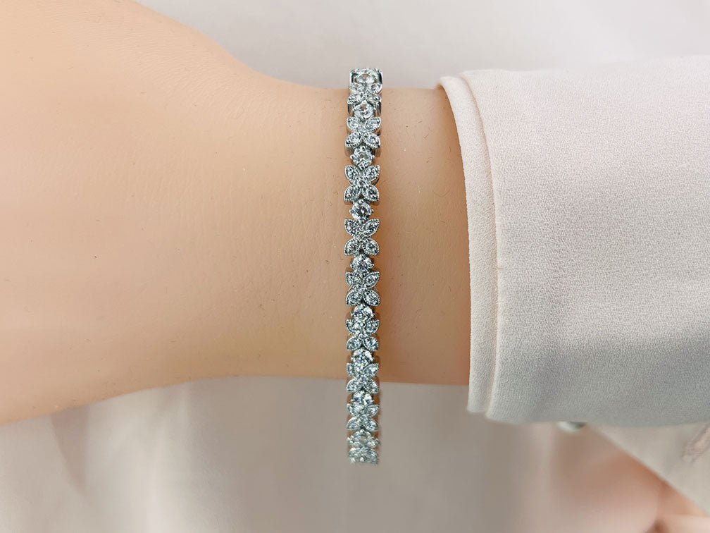 Flower Diamond Bracelet with 3.15 ct.(finished) 1.4mm, 1.5mm, 2.5mm - Luxury Time NYC