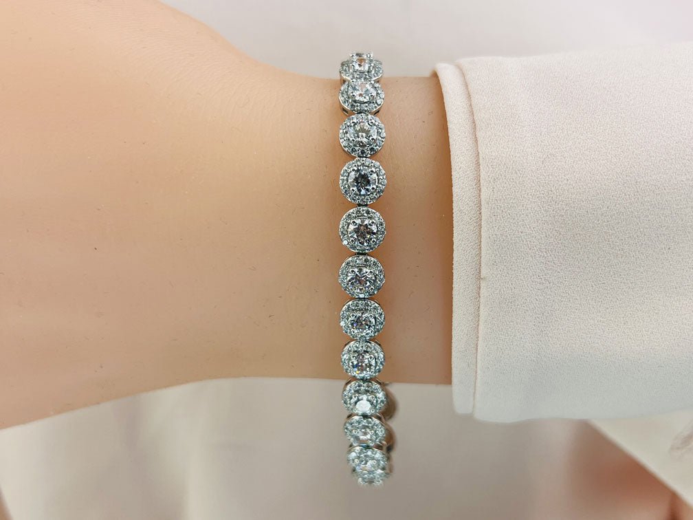 Round Halo Diamond Bracelet with 5.37 ct.(finished) 1mm, 3.2mm - Luxury Time NYC